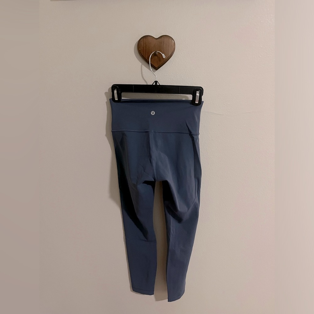 Lululemon Wunder Train 25’ leggings size 4